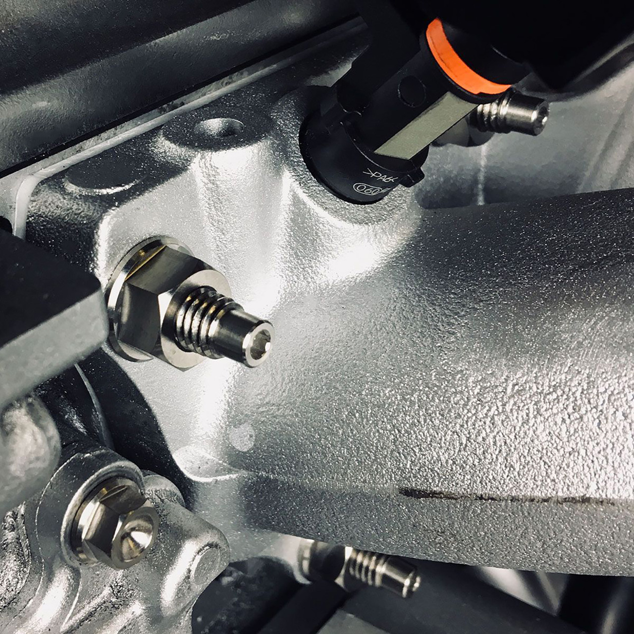 Exoracing Titanium Intake Exhaust Manifold Nut and Stud Kit - immagine 3